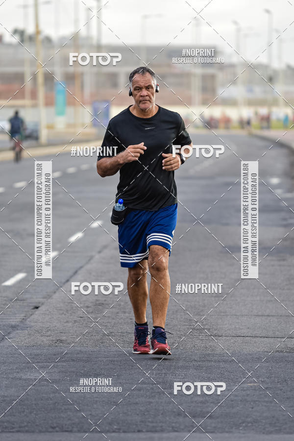 Achetez vos photos de l'vnementAURORA RUNNING sur Fotop