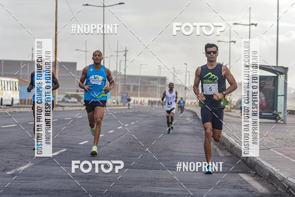 Achetez vos photos de l'vnementAURORA RUNNING sur Fotop