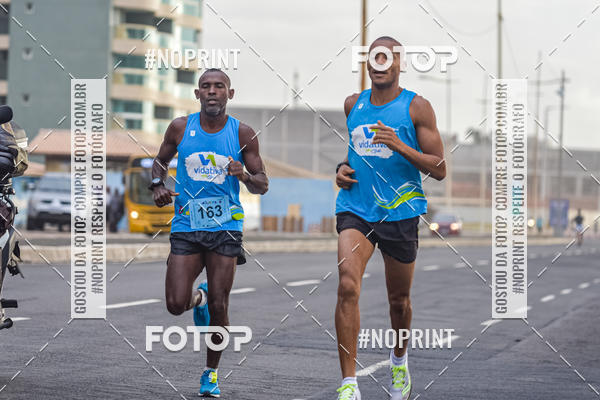 Achetez vos photos de l'vnementAURORA RUNNING sur Fotop