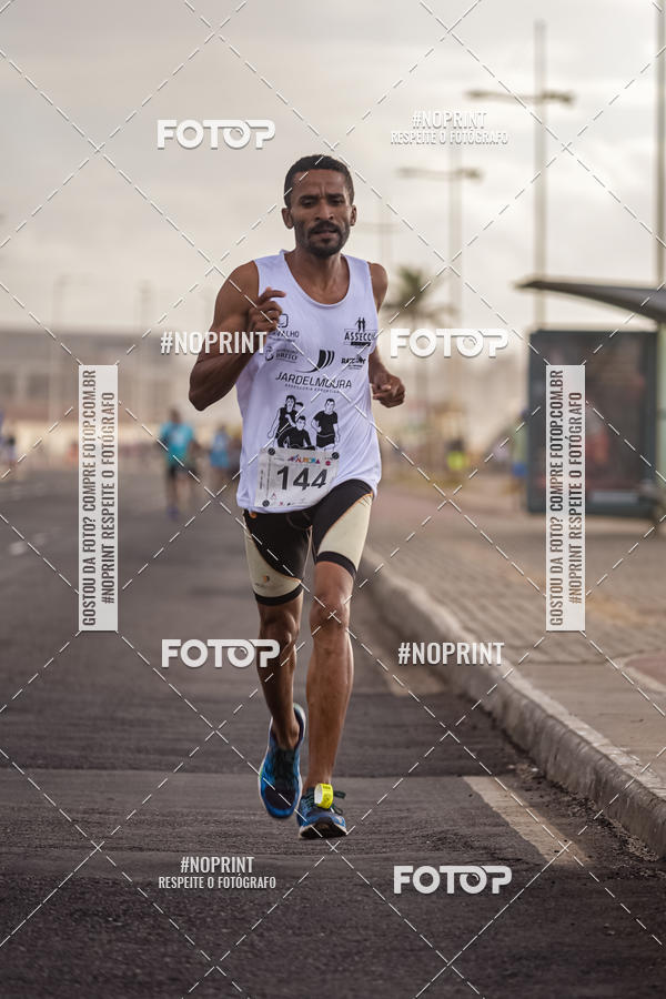 Achetez vos photos de l'vnementAURORA RUNNING sur Fotop