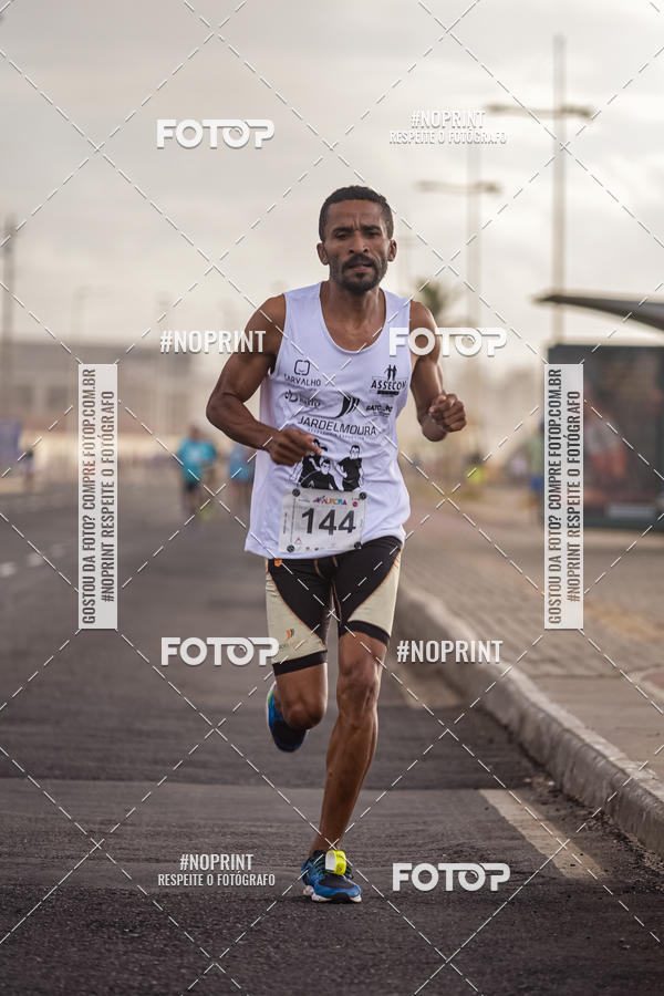 Achetez vos photos de l'vnementAURORA RUNNING sur Fotop