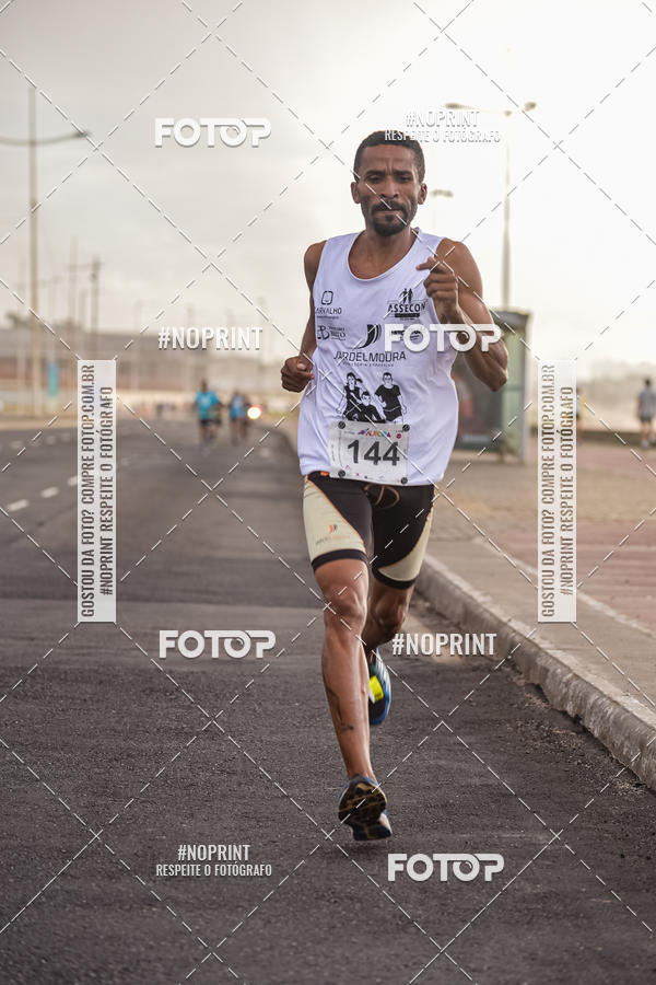 Achetez vos photos de l'vnementAURORA RUNNING sur Fotop