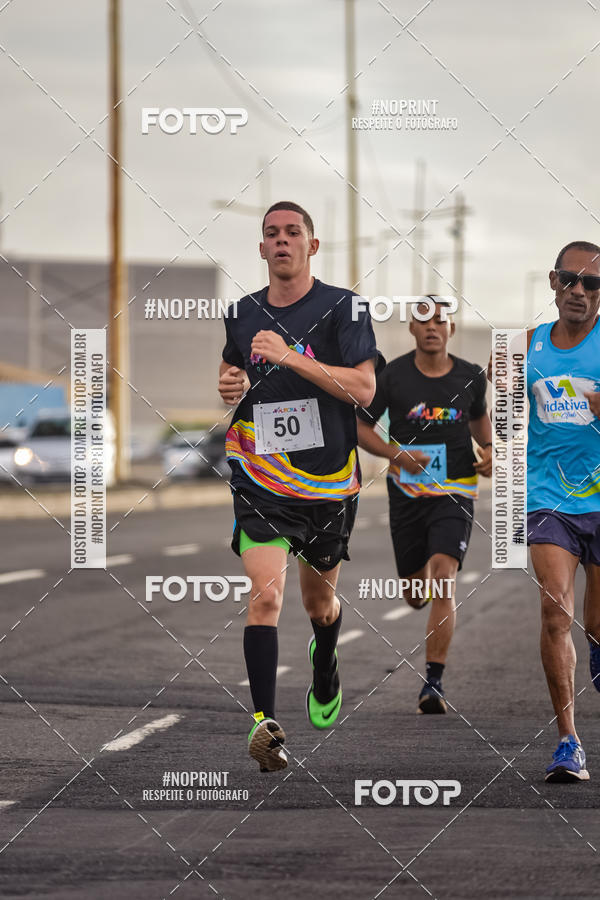 Achetez vos photos de l'vnementAURORA RUNNING sur Fotop