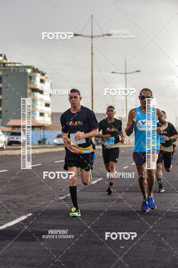 Achetez vos photos de l'vnementAURORA RUNNING sur Fotop
