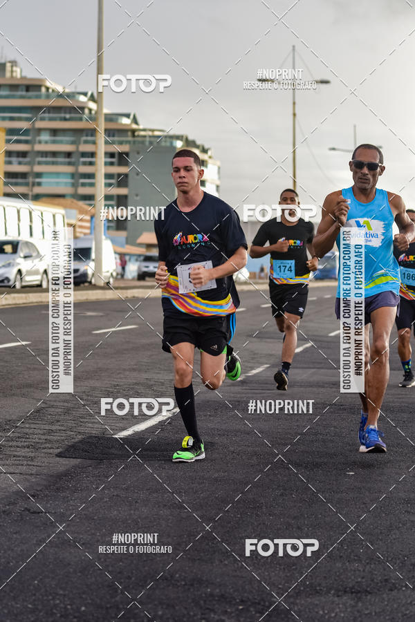 Achetez vos photos de l'vnementAURORA RUNNING sur Fotop