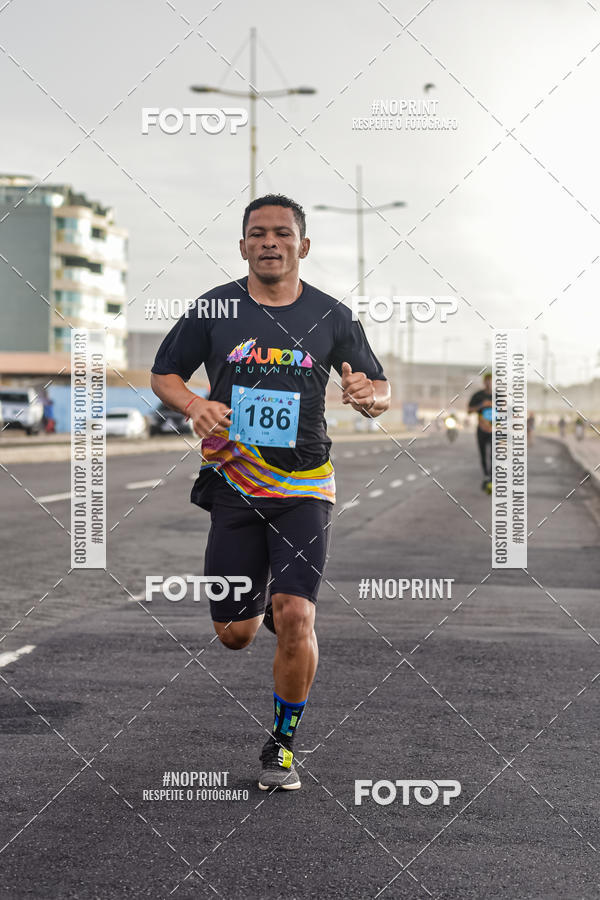 Achetez vos photos de l'vnementAURORA RUNNING sur Fotop