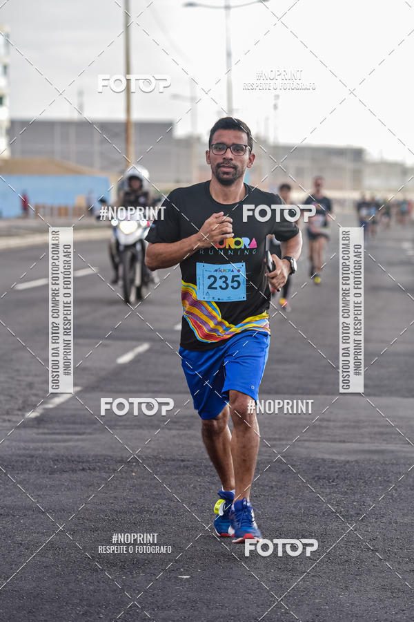 Achetez vos photos de l'vnementAURORA RUNNING sur Fotop