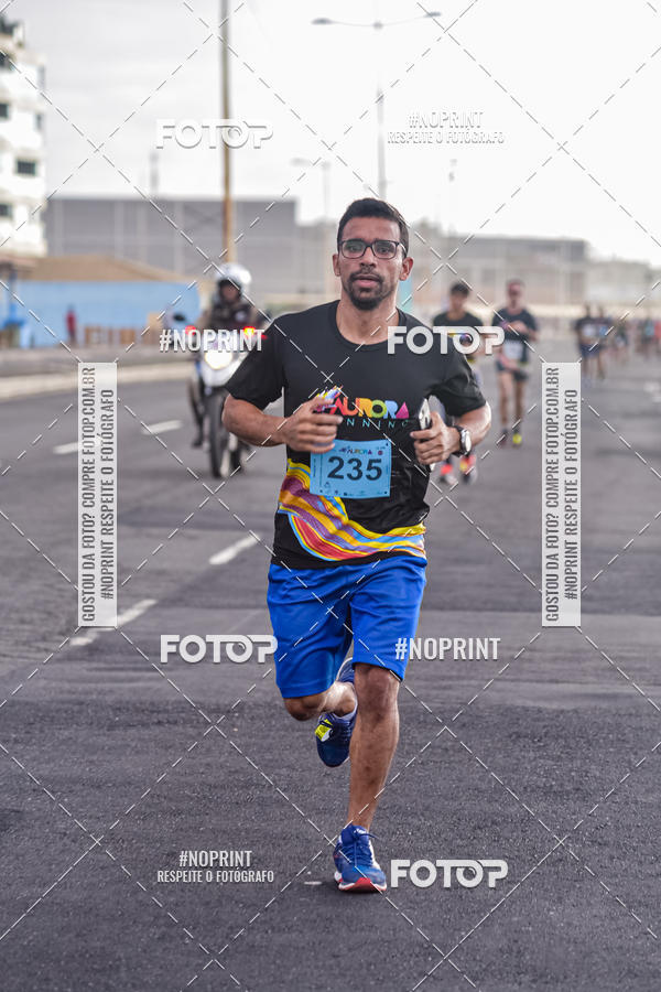 Achetez vos photos de l'vnementAURORA RUNNING sur Fotop