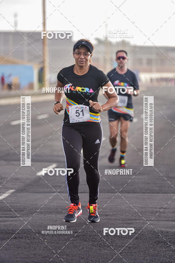 Achetez vos photos de l'vnementAURORA RUNNING sur Fotop