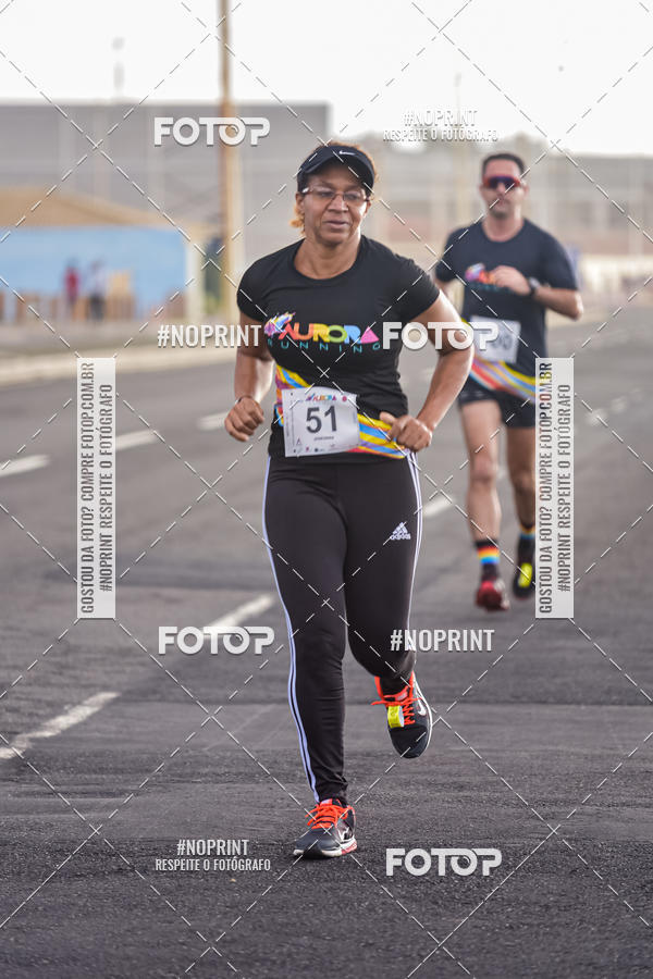 Achetez vos photos de l'vnementAURORA RUNNING sur Fotop