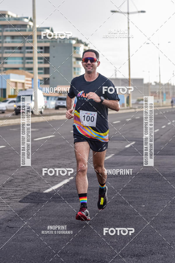 Achetez vos photos de l'vnementAURORA RUNNING sur Fotop