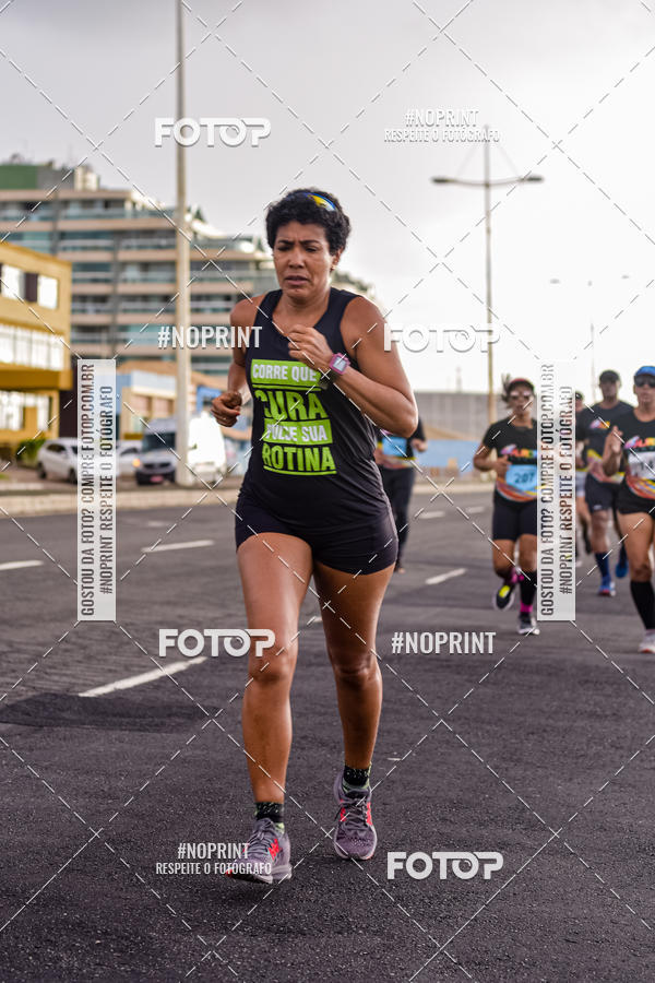 Achetez vos photos de l'vnementAURORA RUNNING sur Fotop