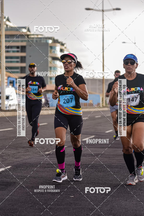 Achetez vos photos de l'vnementAURORA RUNNING sur Fotop