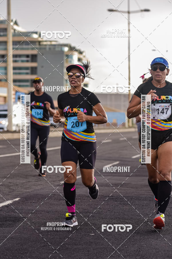 Achetez vos photos de l'vnementAURORA RUNNING sur Fotop