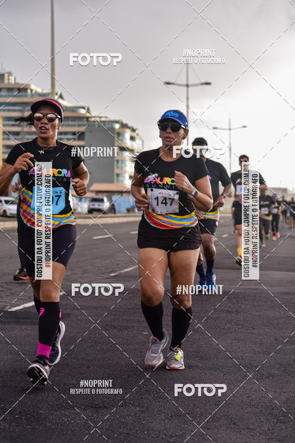 Achetez vos photos de l'vnementAURORA RUNNING sur Fotop