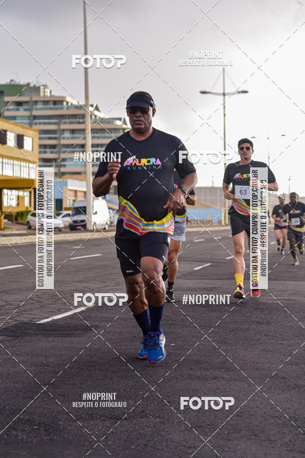 Achetez vos photos de l'vnementAURORA RUNNING sur Fotop