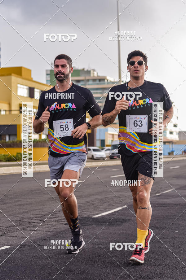 Achetez vos photos de l'vnementAURORA RUNNING sur Fotop