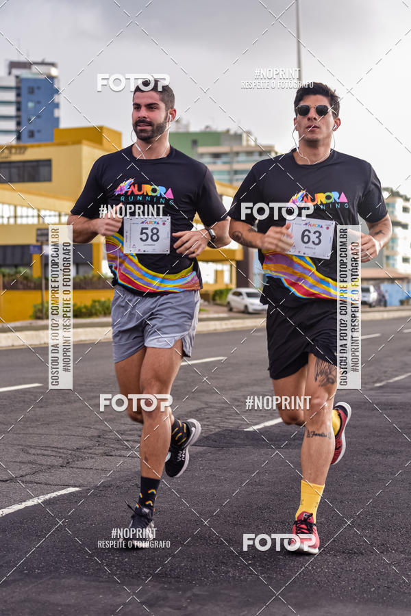 Achetez vos photos de l'vnementAURORA RUNNING sur Fotop