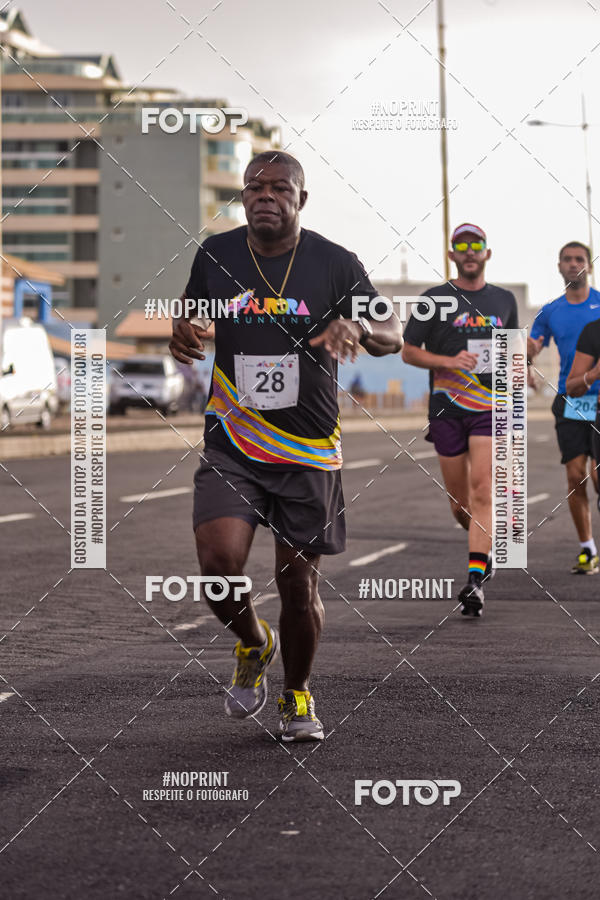 Achetez vos photos de l'vnementAURORA RUNNING sur Fotop