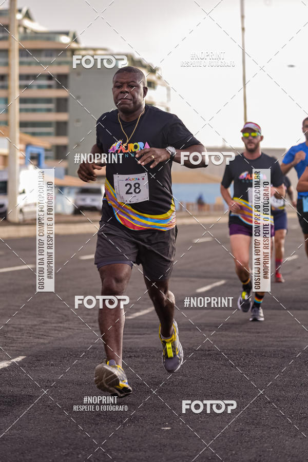 Achetez vos photos de l'vnementAURORA RUNNING sur Fotop