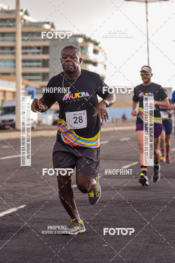 Achetez vos photos de l'vnementAURORA RUNNING sur Fotop