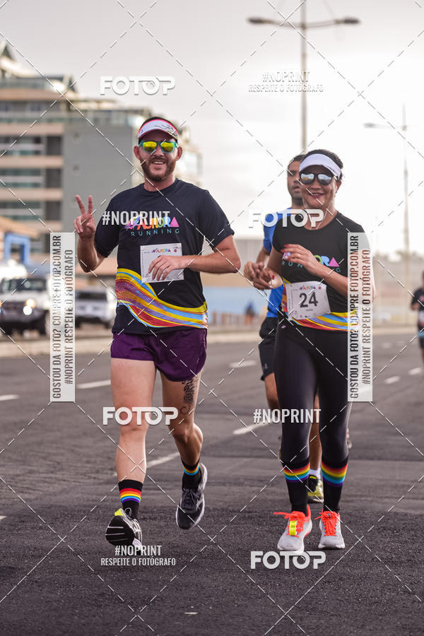 Achetez vos photos de l'vnementAURORA RUNNING sur Fotop