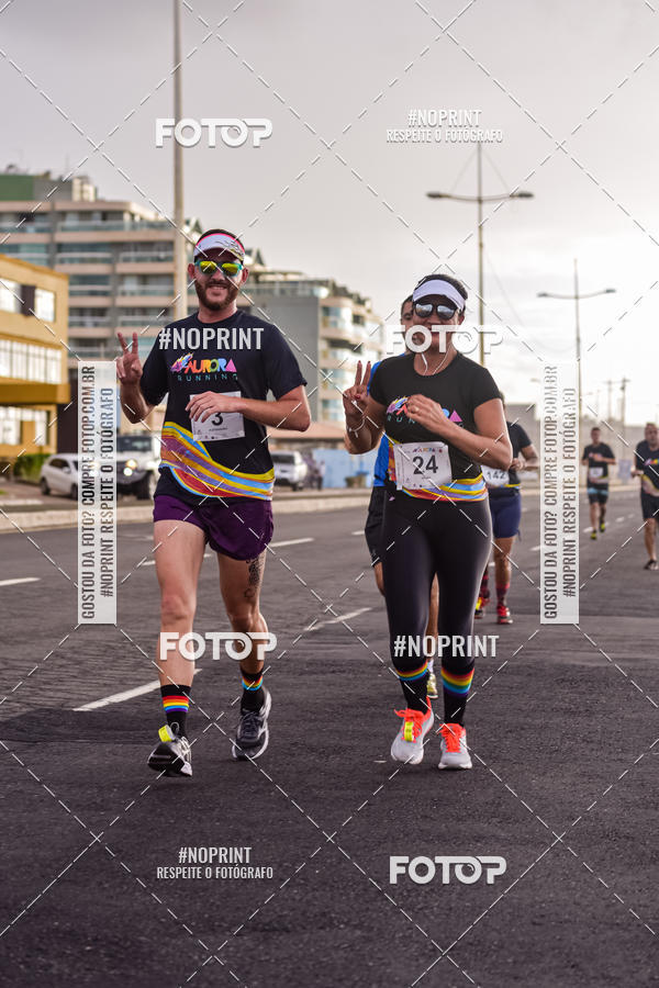 Achetez vos photos de l'vnementAURORA RUNNING sur Fotop