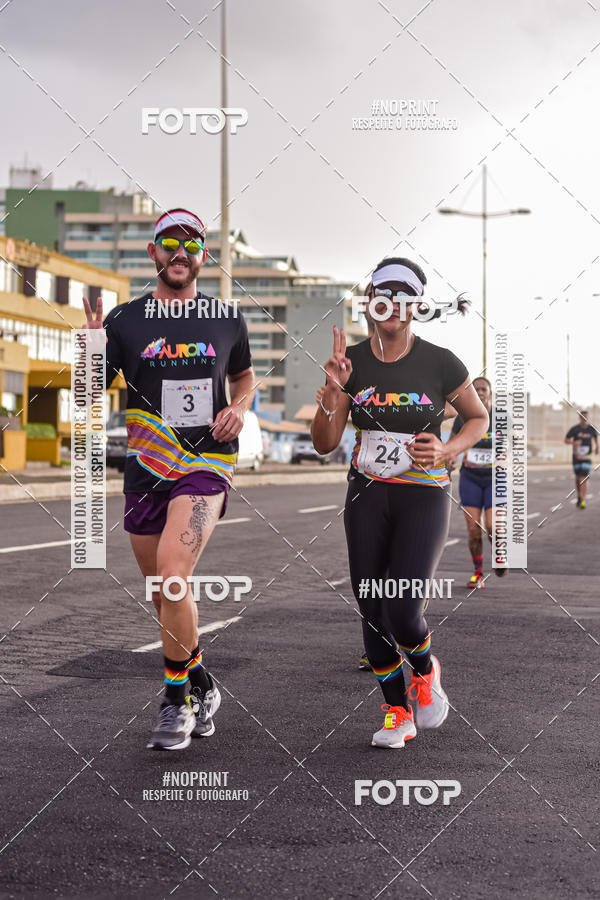 Achetez vos photos de l'vnementAURORA RUNNING sur Fotop