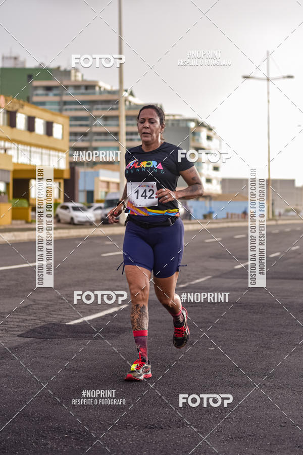 Achetez vos photos de l'vnementAURORA RUNNING sur Fotop