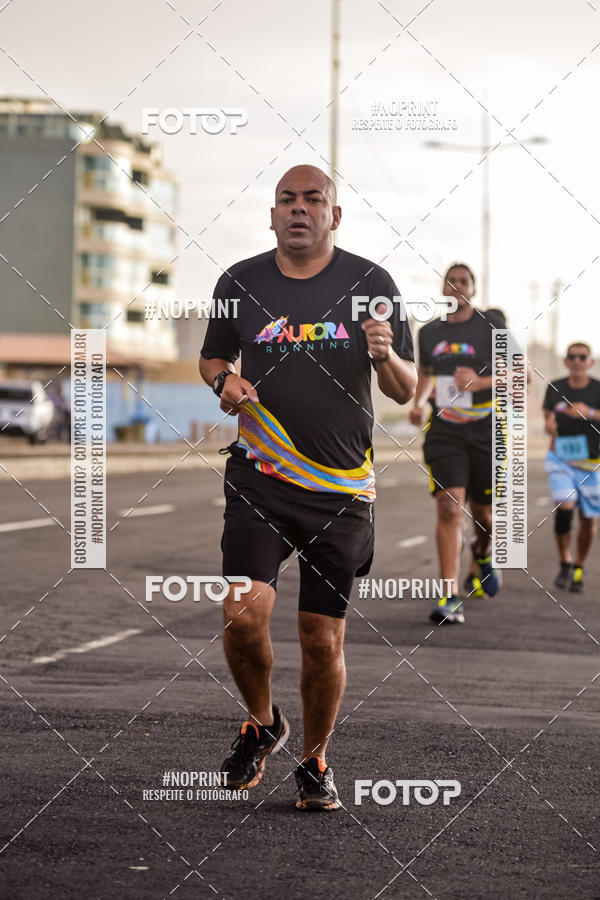 Achetez vos photos de l'vnementAURORA RUNNING sur Fotop