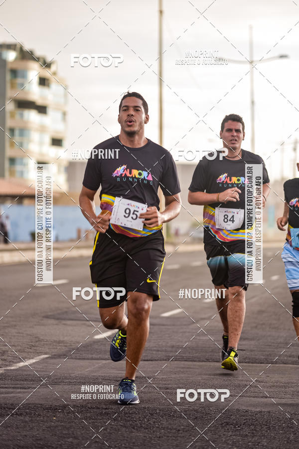 Achetez vos photos de l'vnementAURORA RUNNING sur Fotop