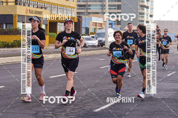 Achetez vos photos de l'vnementAURORA RUNNING sur Fotop