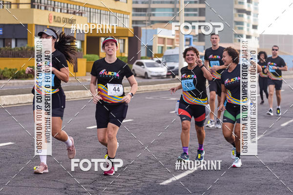 Achetez vos photos de l'vnementAURORA RUNNING sur Fotop