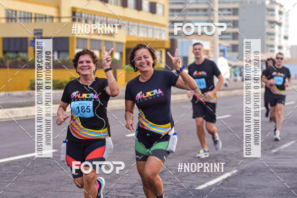 Achetez vos photos de l'vnementAURORA RUNNING sur Fotop