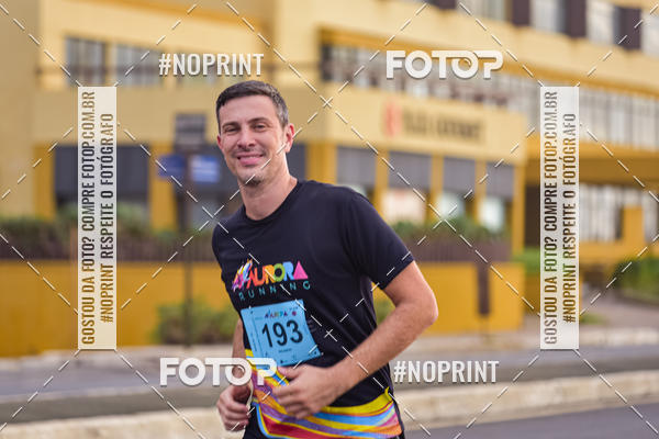 Achetez vos photos de l'vnementAURORA RUNNING sur Fotop