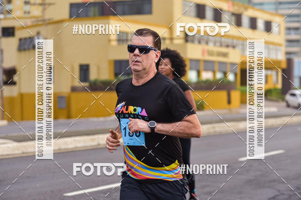 Achetez vos photos de l'vnementAURORA RUNNING sur Fotop