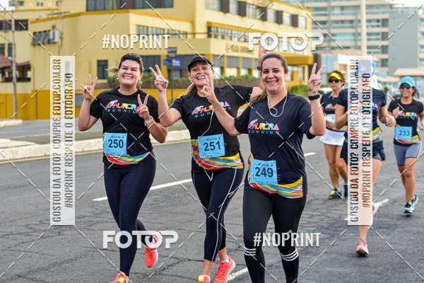 Achetez vos photos de l'vnementAURORA RUNNING sur Fotop