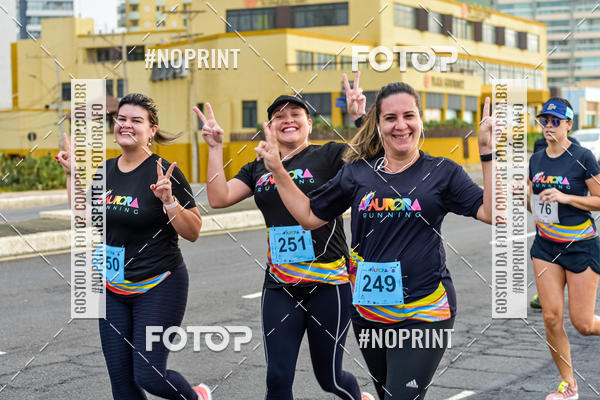 Achetez vos photos de l'vnementAURORA RUNNING sur Fotop