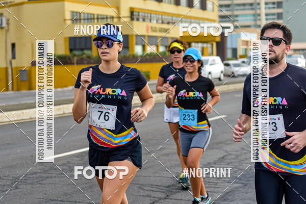 Achetez vos photos de l'vnementAURORA RUNNING sur Fotop