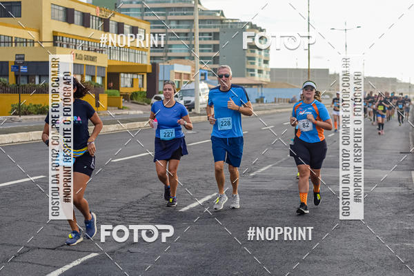 Achetez vos photos de l'vnementAURORA RUNNING sur Fotop