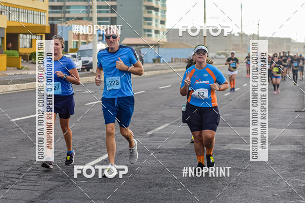 Achetez vos photos de l'vnementAURORA RUNNING sur Fotop