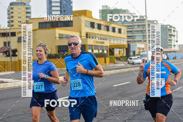 Achetez vos photos de l'vnementAURORA RUNNING sur Fotop