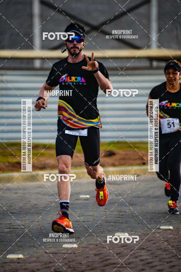 Achetez vos photos de l'vnementAURORA RUNNING sur Fotop