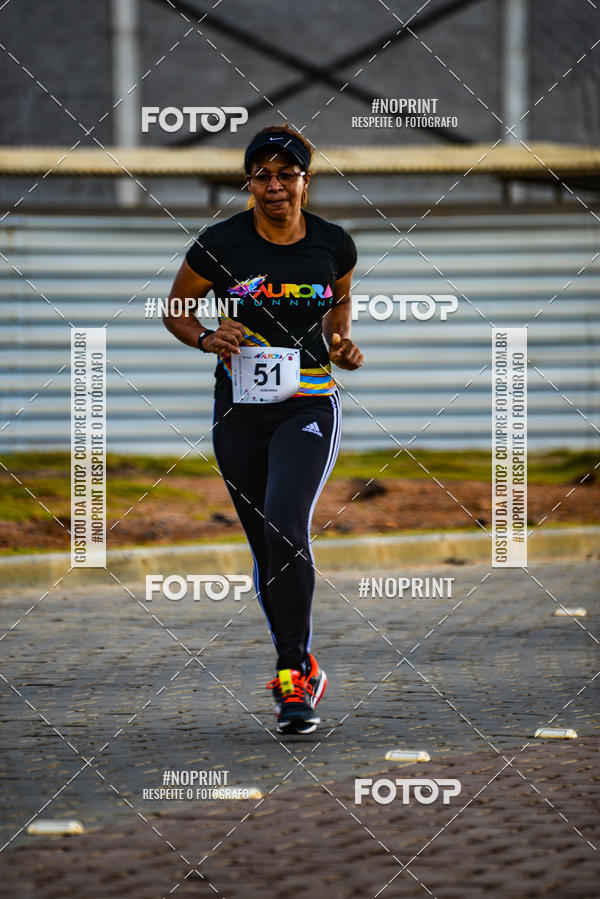 Achetez vos photos de l'vnementAURORA RUNNING sur Fotop