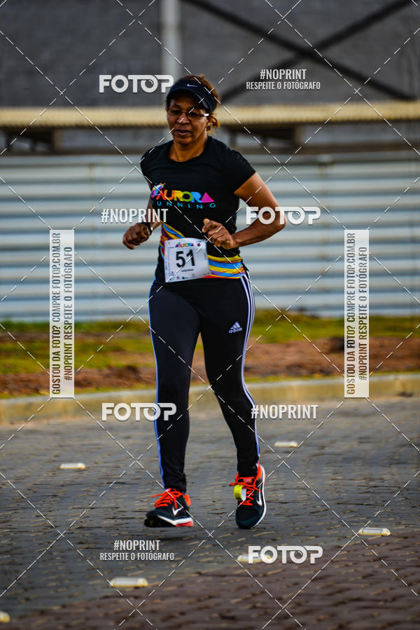 Achetez vos photos de l'vnementAURORA RUNNING sur Fotop