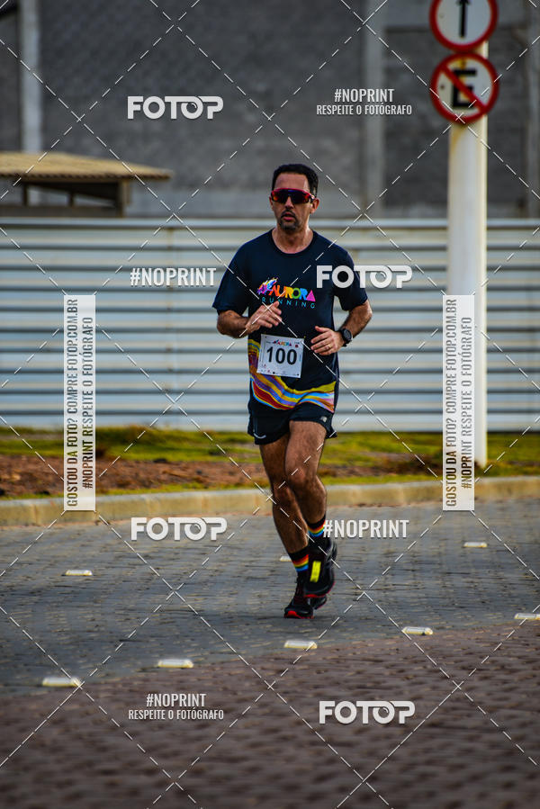 Achetez vos photos de l'vnementAURORA RUNNING sur Fotop