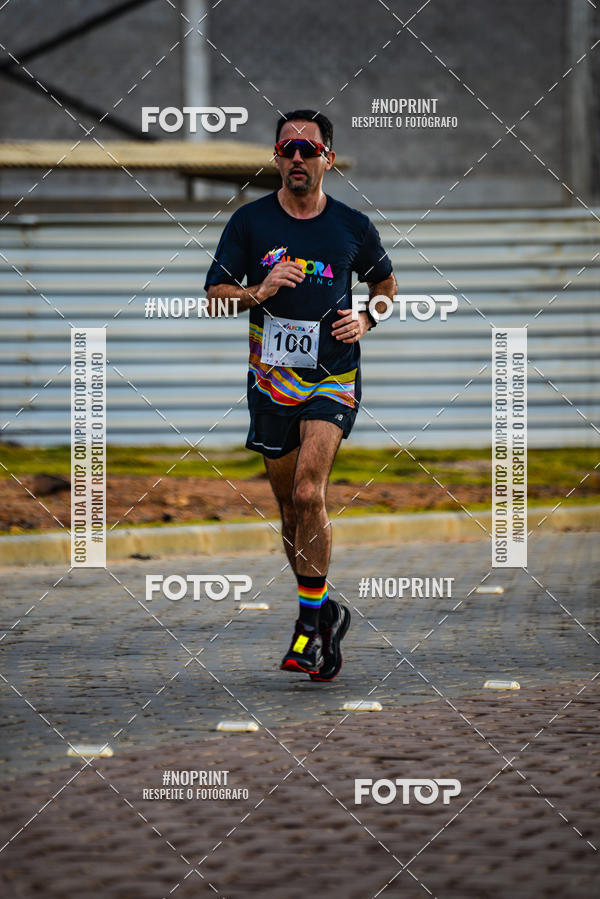 Achetez vos photos de l'vnementAURORA RUNNING sur Fotop