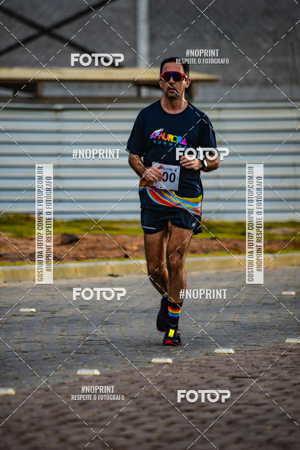 Achetez vos photos de l'vnementAURORA RUNNING sur Fotop