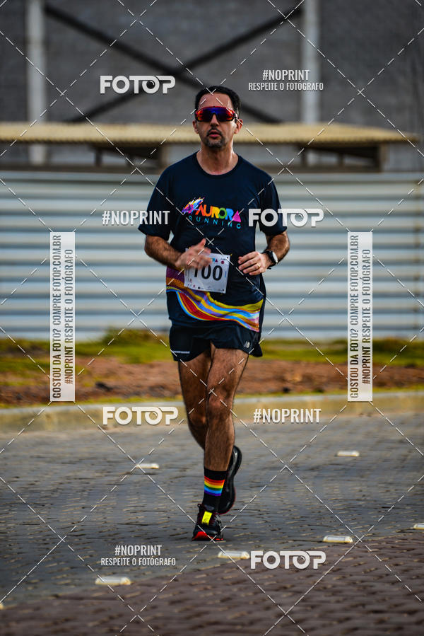 Achetez vos photos de l'vnementAURORA RUNNING sur Fotop