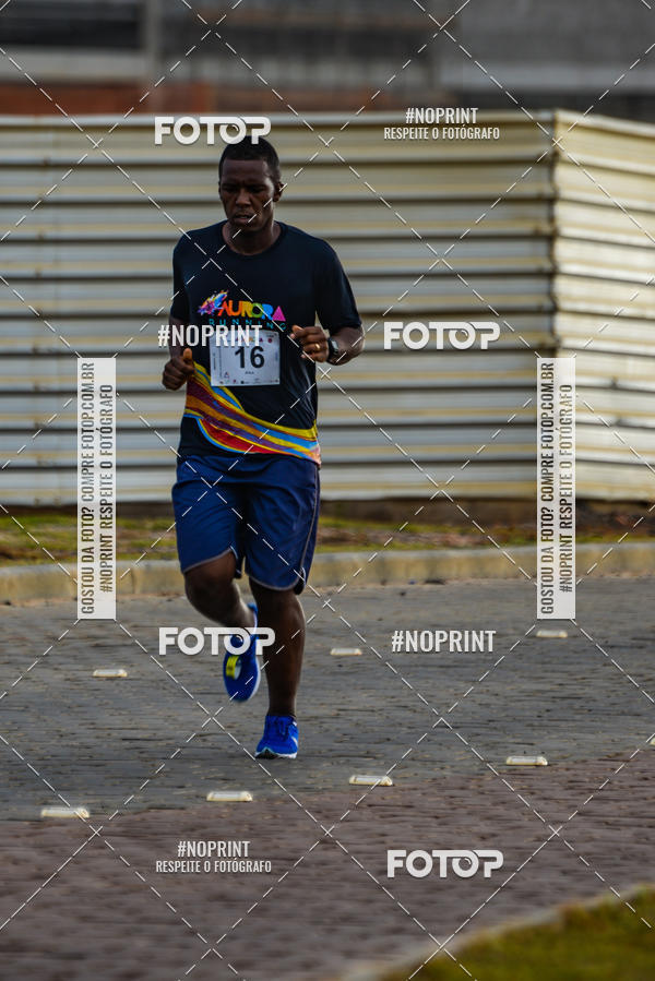 Achetez vos photos de l'vnementAURORA RUNNING sur Fotop